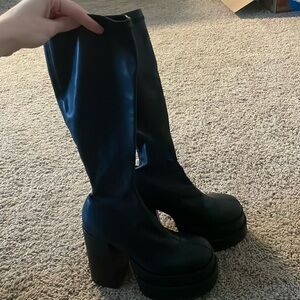 Steve Madden platform boots cypress black